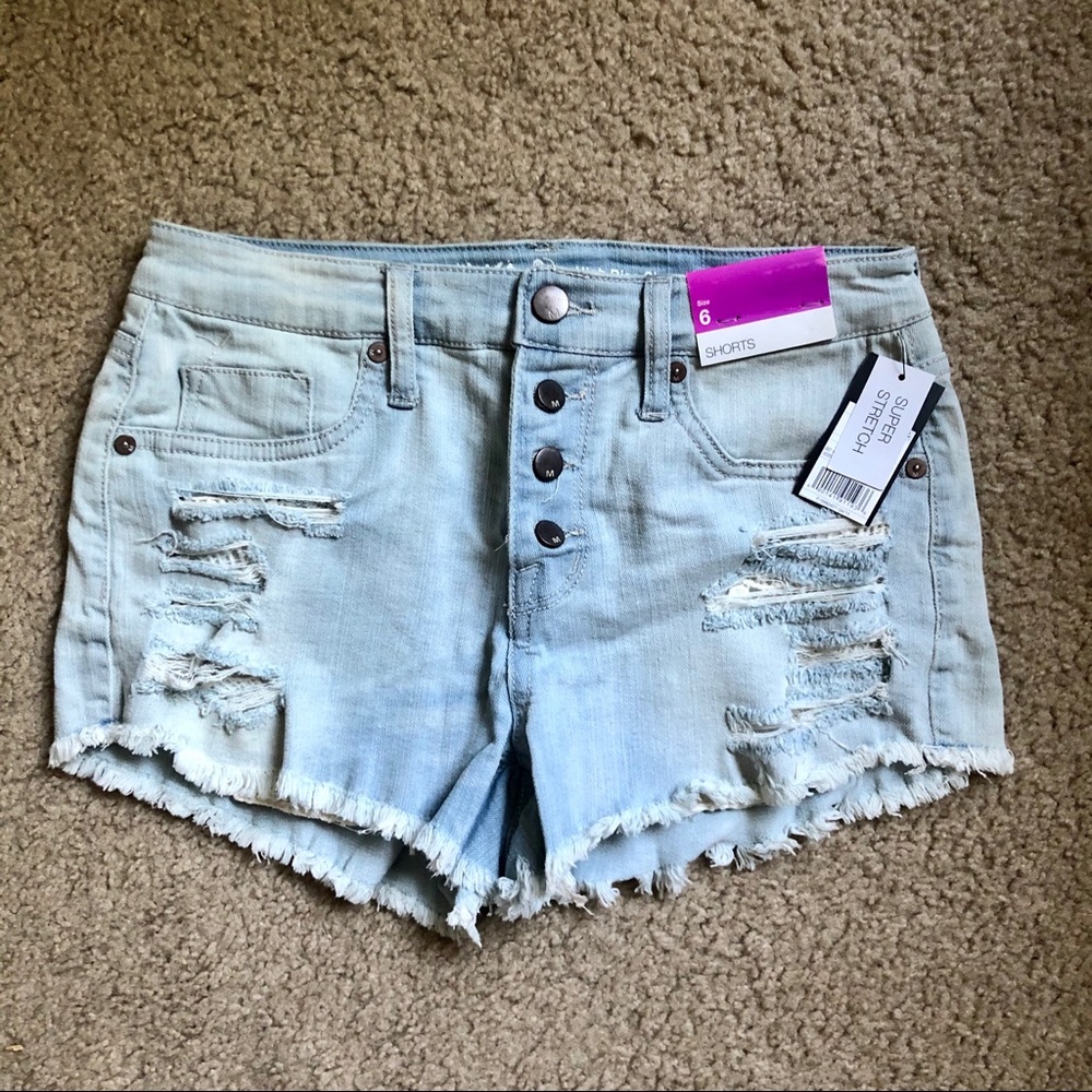 Wassino High Rise Shorts - Size 6